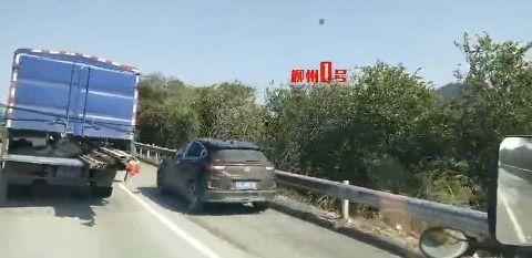 长春网友爆料汽车视频,惊险一幕！汽车失控瞬间引发网友热议  第3张