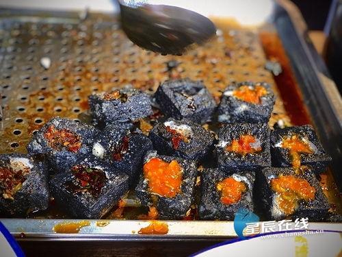 长沙臭豆腐爆料新闻,揭秘街头美食背后的争议与真相  第2张