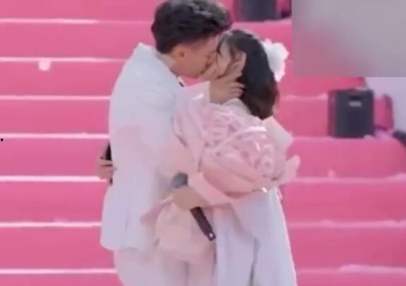 徐艺洋黄子韬爆料视频播放,揭秘娱乐圈幕后真相 第2张 徐艺洋黄子韬爆料视频播放,揭秘娱乐圈幕后真相 第2张